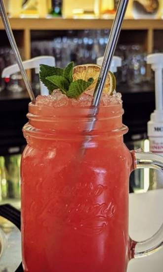 Cocktails rafraichissants au bar du Limonay !